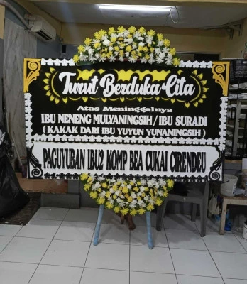 Papan Bunga di Bolong Karanganyar